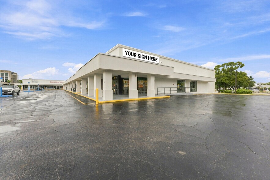 More Photos Of 850-898 49th St, Saint Petersburg General Retail For Lease