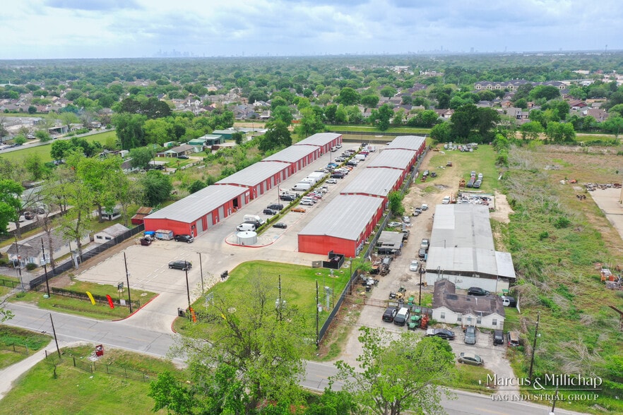 More Photos Of 5801 Breen Dr, Houston Warehouse For Sale