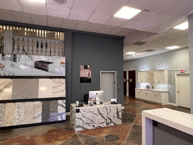 More Photos Of 1842 Gunn Hwy, Odessa Flex For Lease