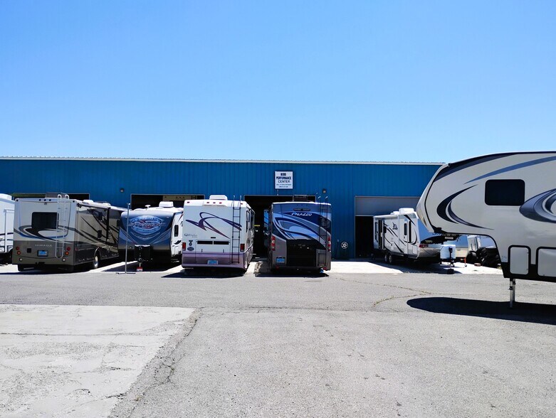 More Photos Of 1417 Industrial Way, Gardnerville Auto Repair For Sale