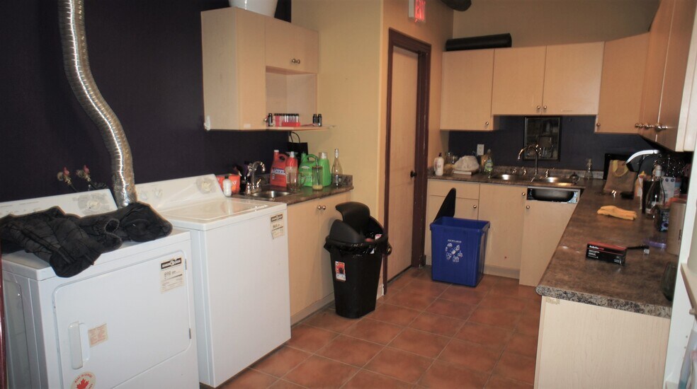 More Photos Of 134 Pembina Rd, Sherwood Park Flex For Sale