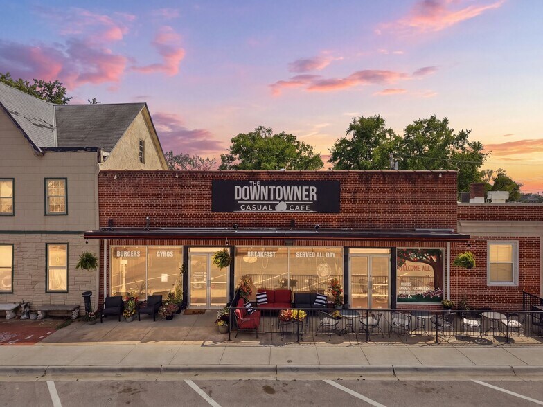 Primary Photo Of 715 1st Corso, Nebraska City Restaurant For Sale