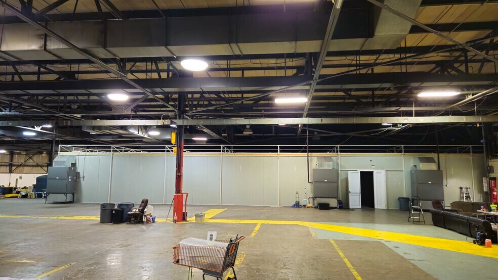 More Photos Of 2111 Old Shawnee Rd, Muskogee Warehouse For Lease