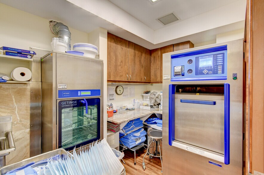 More Photos Of 2314 Seacrest Blvd, Boynton Beach Medical For Lease