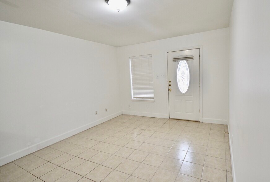 More Photos Of 1004 Austin St, Portland Apartments For Sale