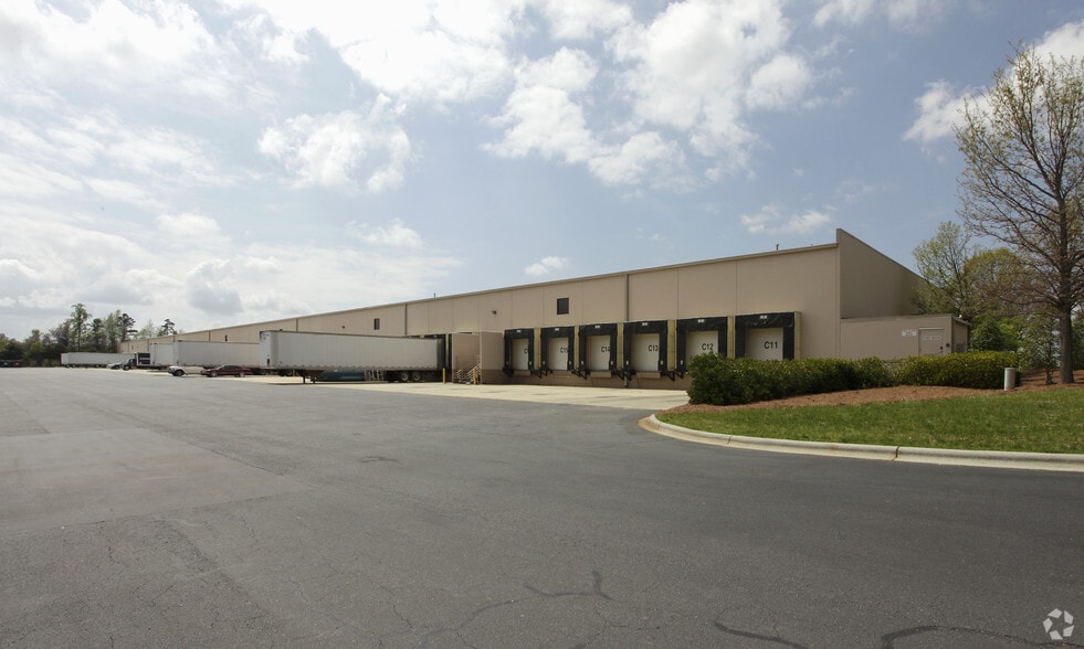 More Photos Of 3125 Horseshoe Ln, Charlotte Unknown For Lease