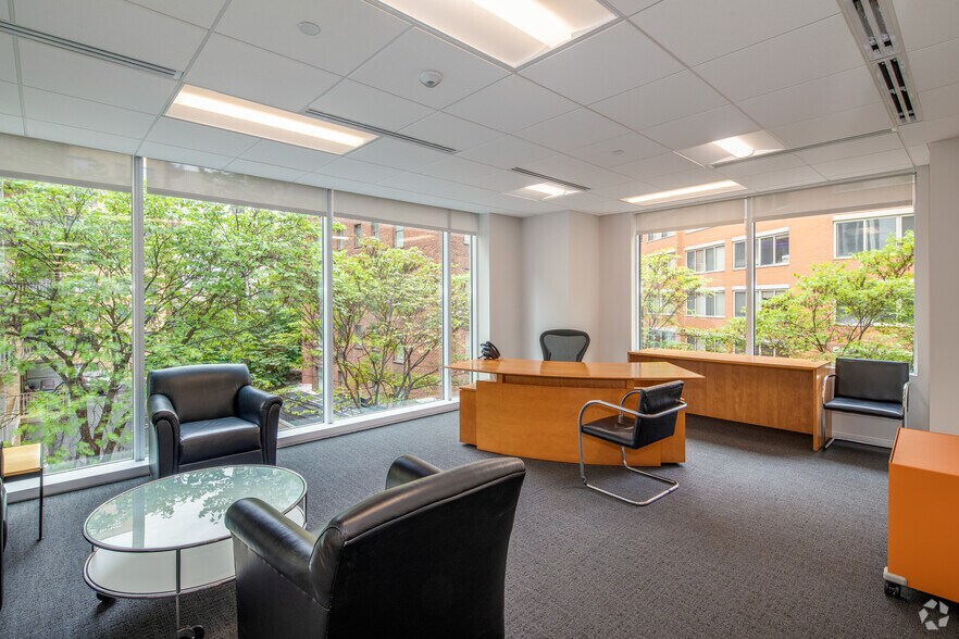 More Photos Of 2101 L St NW, Washington Office For Lease