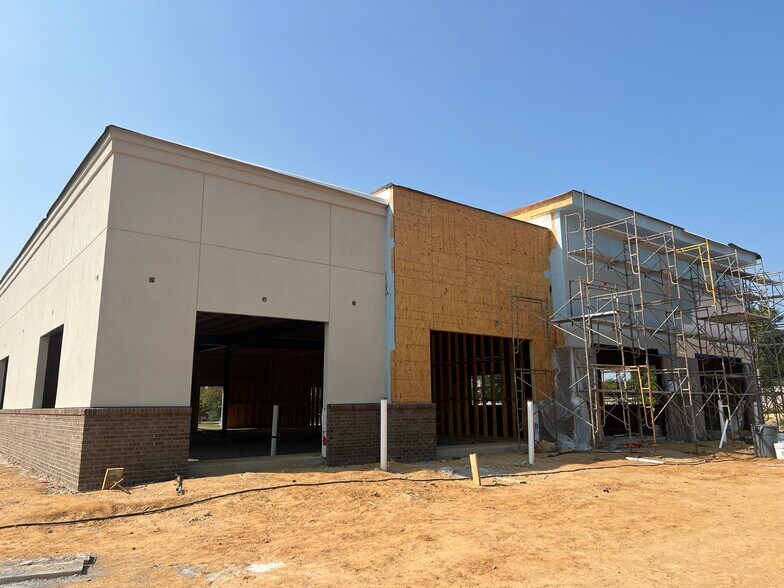 More Photos Of 1205 Robeson St, Fayetteville Storefront Retail Office For Lease