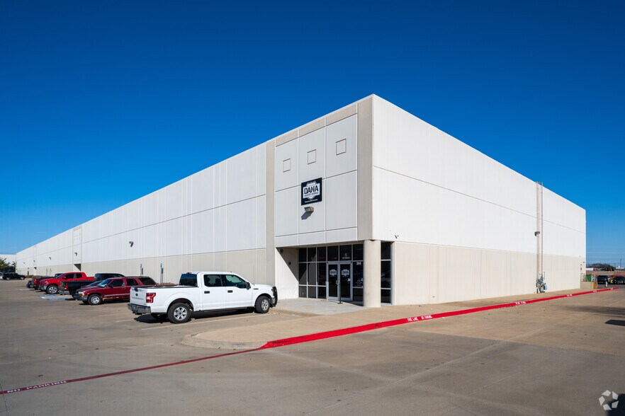 Primary Photo Of 800 Railhead Rd, Fort Worth Warehouse For Lease