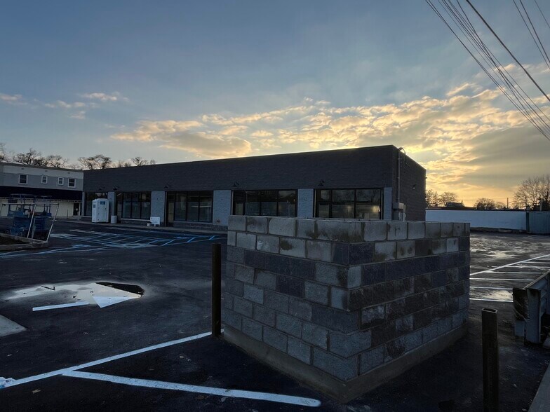 More Photos Of 401 Hicksville Rd, Bethpage Storefront Retail Office For Lease