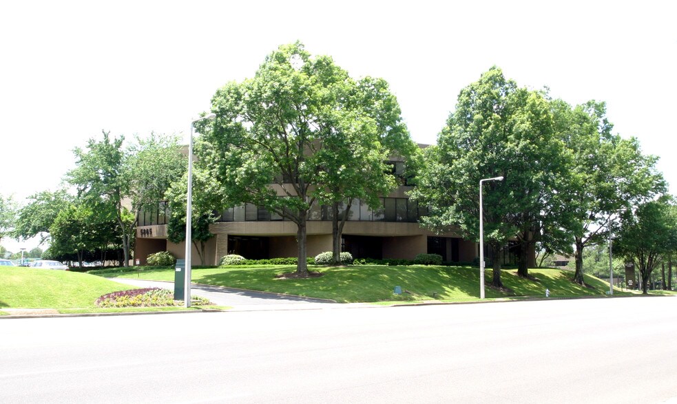 More Photos Of 5865 Ridgeway Center Pky, Memphis Office For Lease