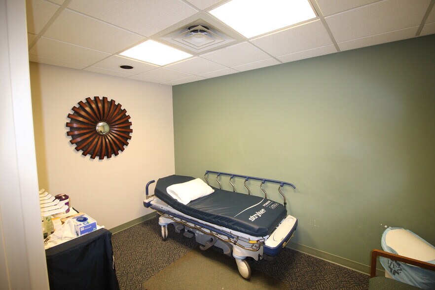 More Photos Of 2520 Lake Ave, Fort Wayne Medical For Sale
