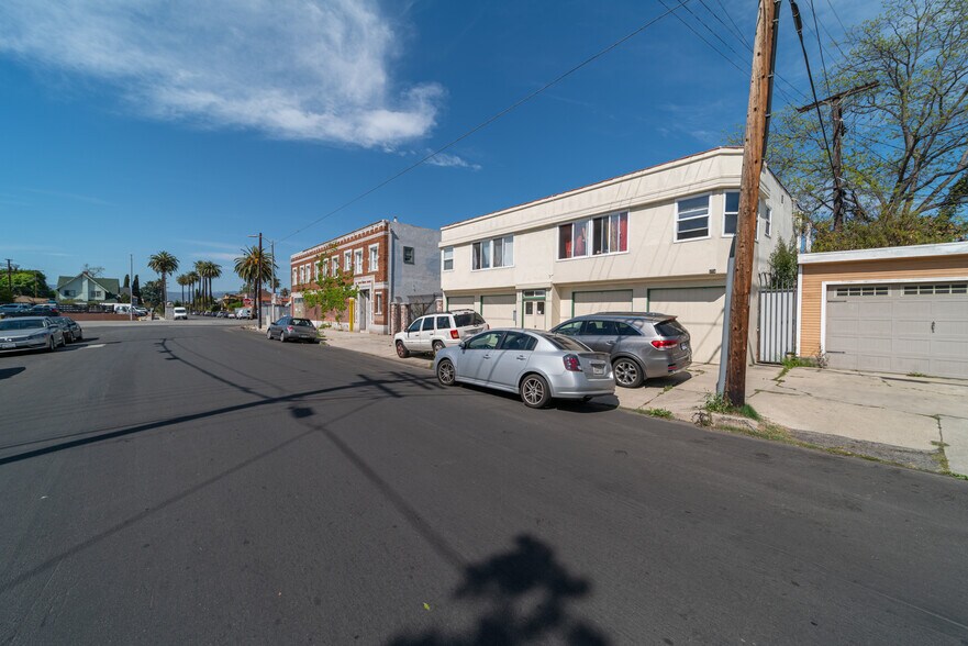 More Photos Of 1906-1912 Cimarron St, Los Angeles Apartments For Lease