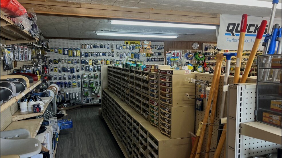 More Photos Of 2618 W Main St, Gun Barrel City Storefront For Sale