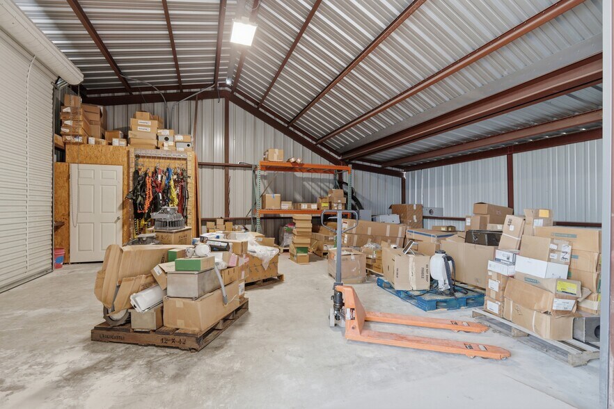 More Photos Of 1512 Posey Rd, San Marcos Office For Sale