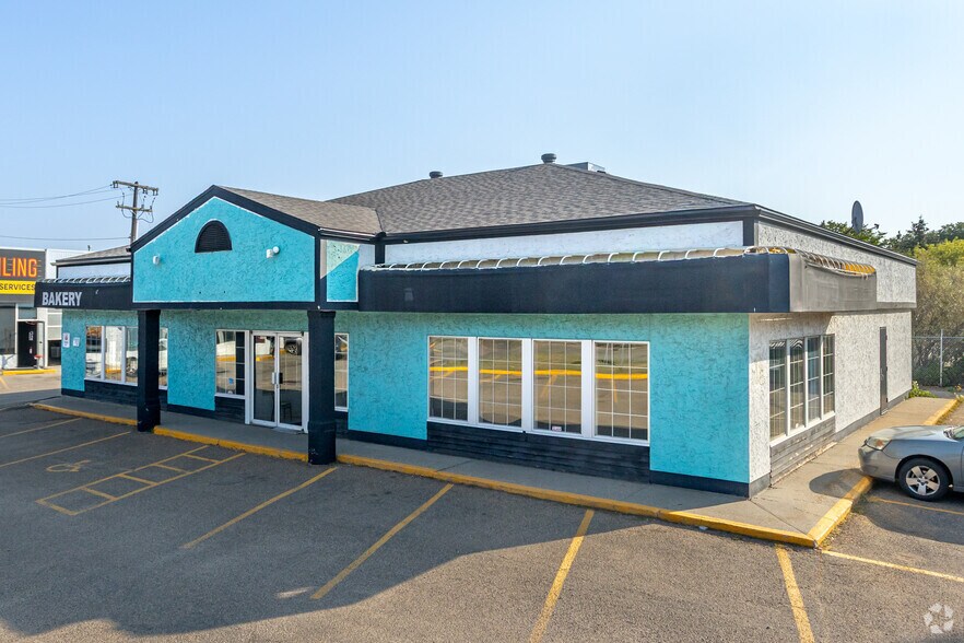 Primary Photo Of 4503 Gateway Blvd NW, Edmonton Restaurant For Lease