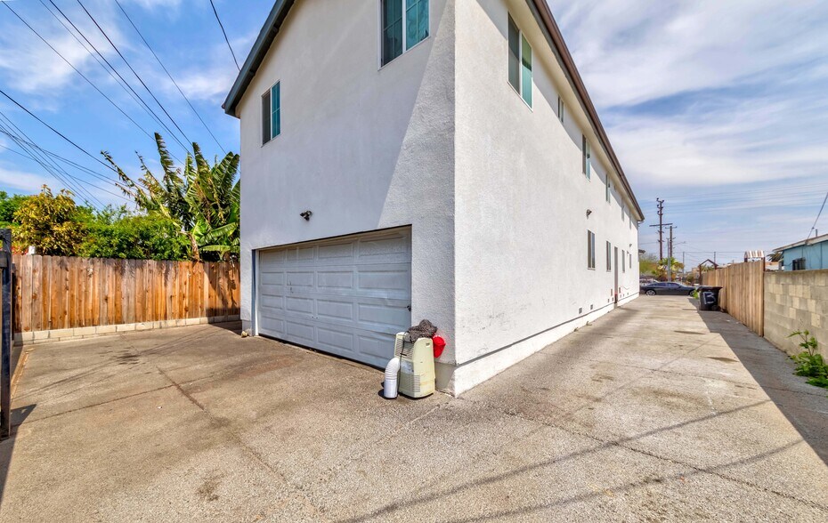More Photos Of 8711 McKinley Pl, Los Angeles Multifamily For Sale