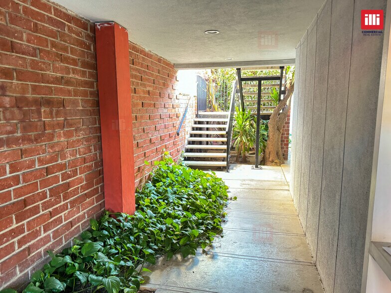 More Photos Of 8240 Beverly Blvd, Los Angeles Storefront Retail Office For Lease