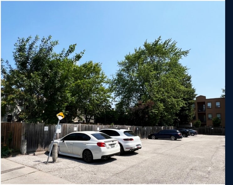 More Photos Of 336 Clinton St, Toronto Apartments For Sale