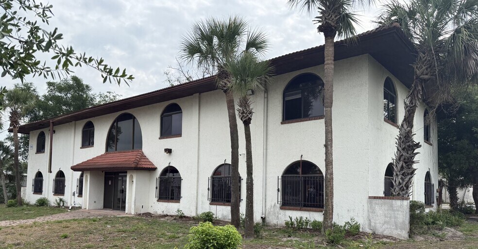 More Photos Of 7725 N Orange Blossom Trl, Orlando Warehouse For Sale