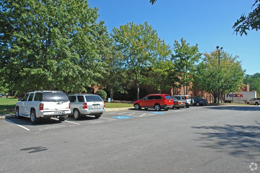 Primary Photo Of 2272 Park Central Blvd, Decatur Distribution For Sale