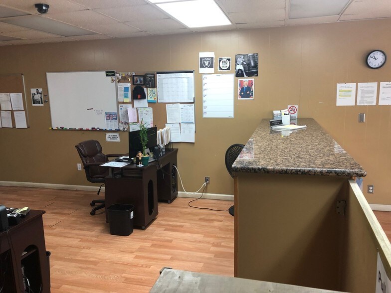 More Photos Of 902 N Hunter St, Stockton Office For Lease