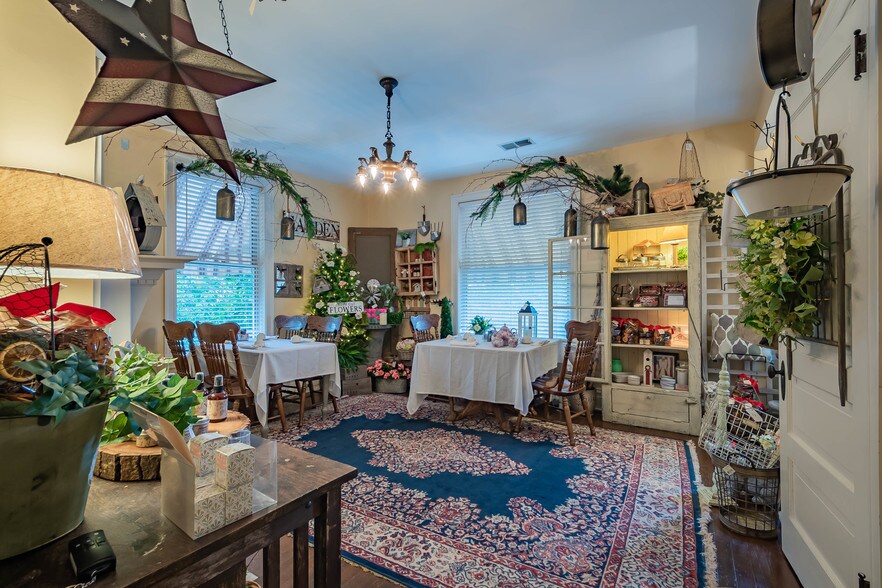 More Photos Of 7505 Saltsburg Rd, Pittsburgh Restaurant For Sale