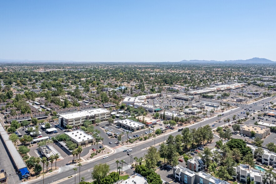 More Photos Of 963 N Gilbert Rd, Gilbert Unknown For Lease