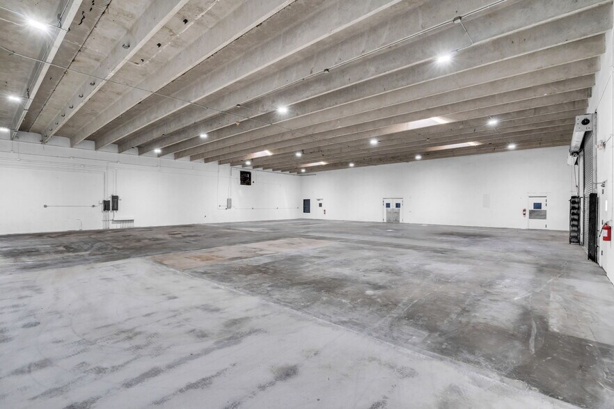More Photos Of 3541 NW 53rd St, Fort Lauderdale Industrial For Sale