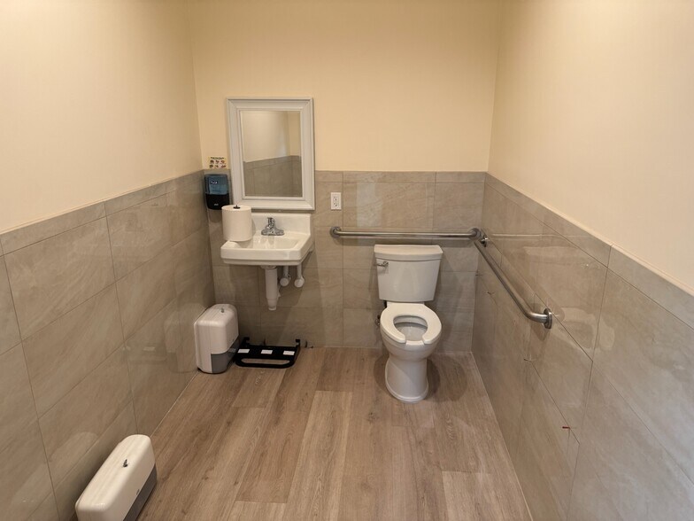 More Photos Of 3900 Geer Rd, Turlock Medical For Sale