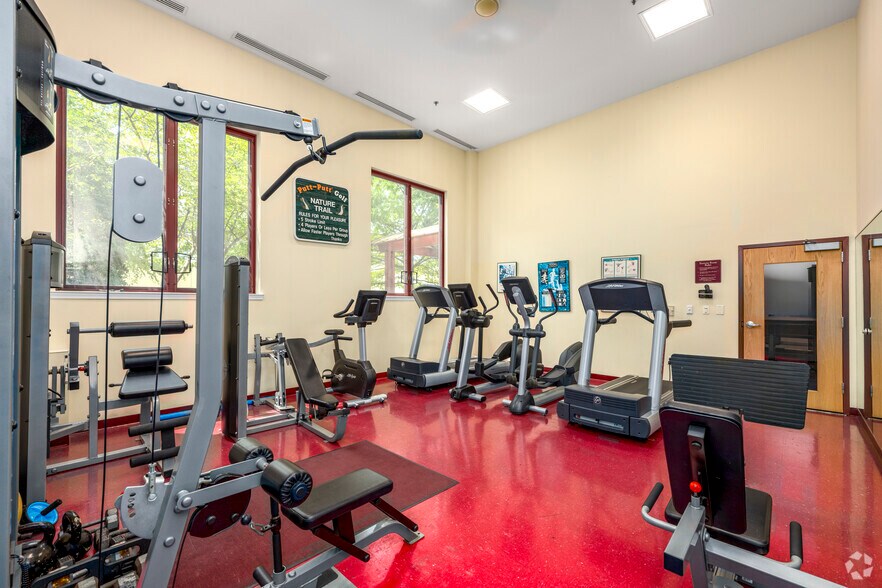 More Photos Of 130 Rollins Ave, Rockville Apartments For Lease