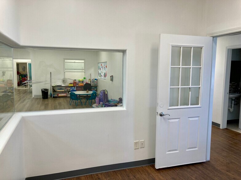 More Photos Of 5312 Elm St, Houston Office For Lease