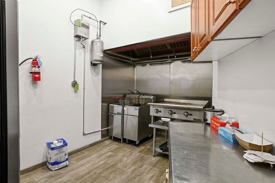 More Photos Of 4620 Tod Ave, East Chicago General Retail For Sale