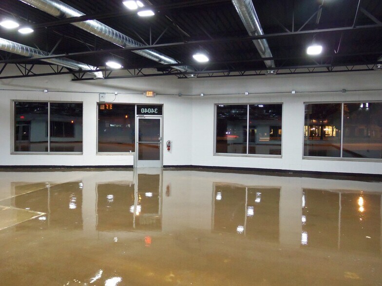 More Photos Of 34040 Woodward Ave, Birmingham Storefront Retail Office For Lease