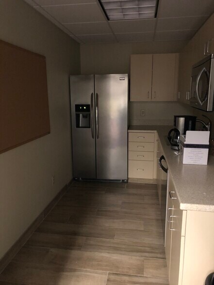 More Photos Of 3532 Irwin Simpson Rd, Mason Office Residential For Lease