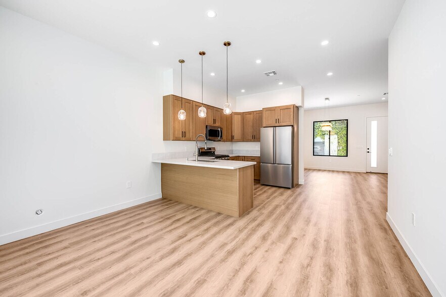 More Photos Of 5954 Simpson Ave, Valley Village Apartments For Sale
