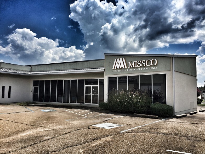 More Photos Of 2315 Lakeland Dr, Flowood General Retail For Sale