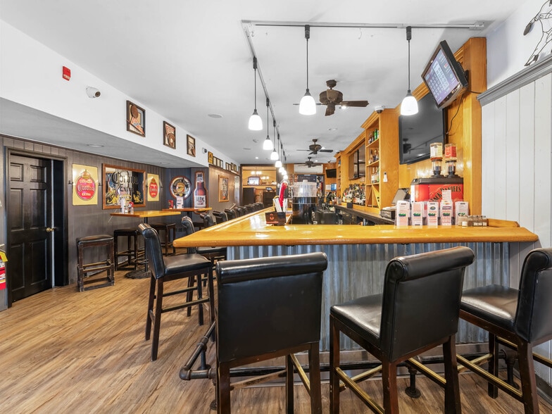 More Photos Of 176 Columbus Ave, Pawtucket General Retail For Sale