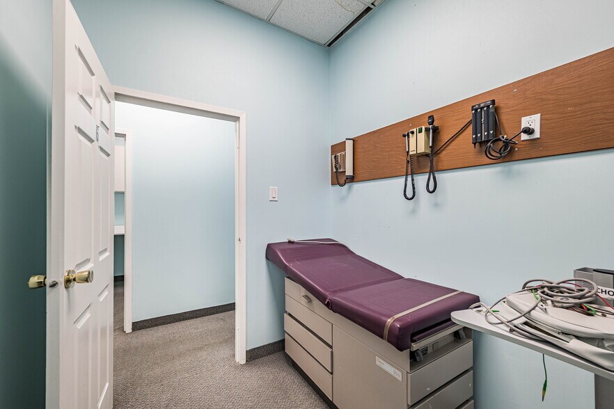 More Photos Of 1625 Albion Rd, Toronto Medical For Sale