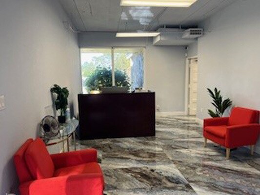 More Photos Of 1960 Bayshore Blvd, Dunedin Medical For Sale