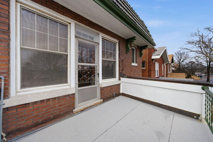 More Photos Of 5921 S Kingshighway Blvd, Saint Louis Multifamily For Sale
