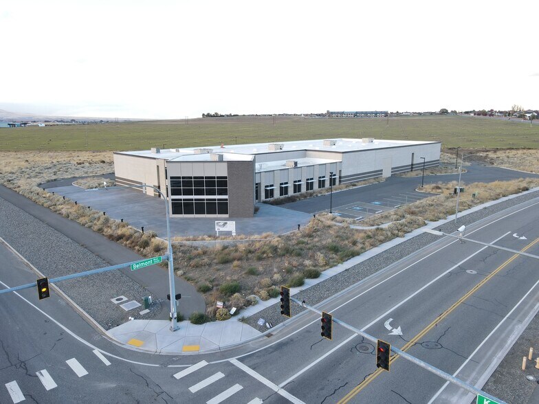 More Photos Of 2943 Belmont, West Richland Distribution For Lease