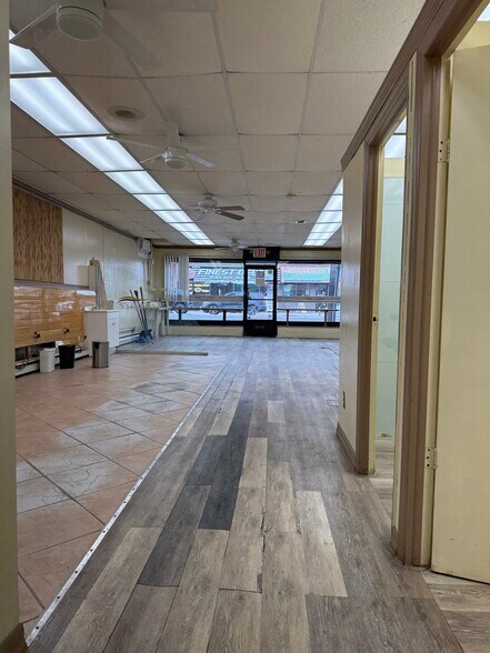 More Photos Of 3845 E Tremont Ave, Bronx Storefront For Lease