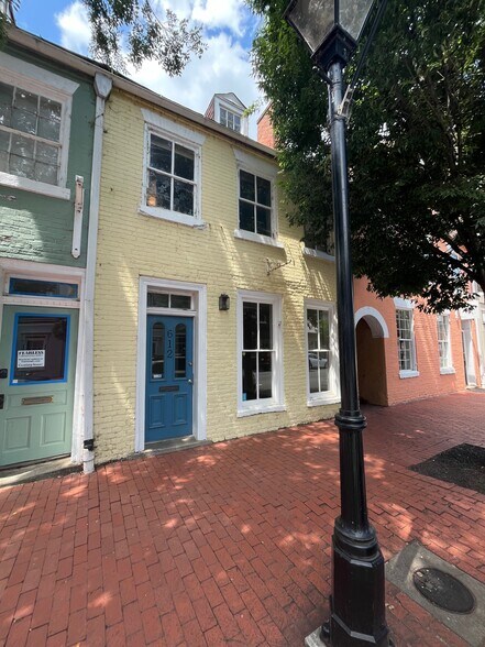 Primary Photo Of 612 Caroline St, Fredericksburg Storefront For Lease