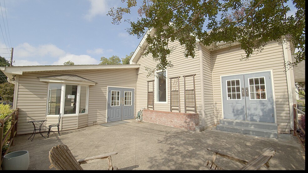 More Photos Of 5603 Main St, Flowery Branch Restaurant For Lease