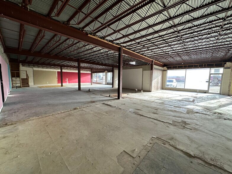 More Photos Of 1421 Laurens Rd, Greenville Storefront Retail Office For Lease