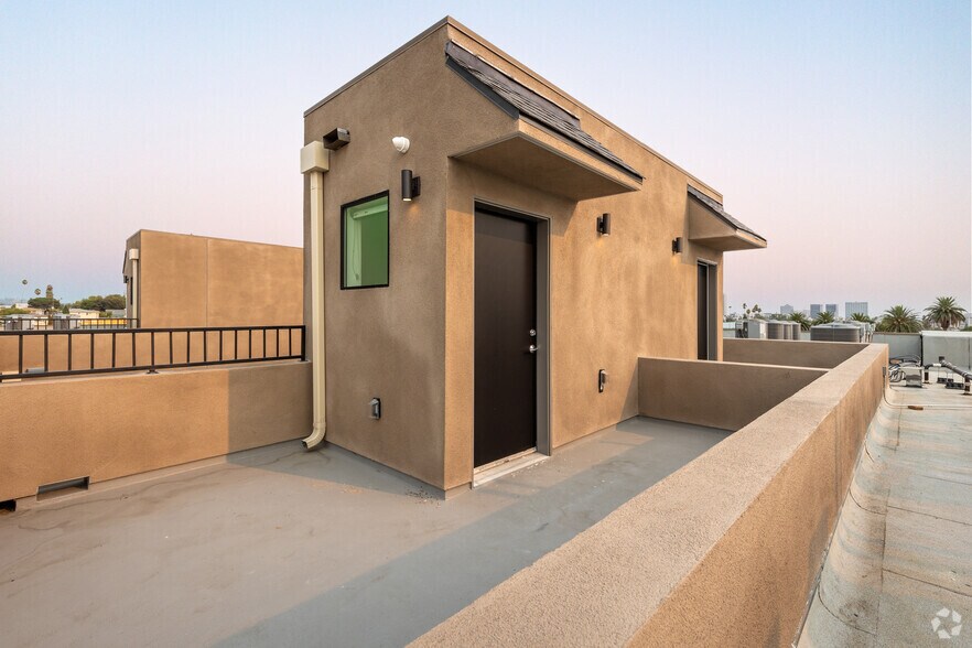 More Photos Of 552 N Hobart Blvd, Los Angeles Apartments For Sale
