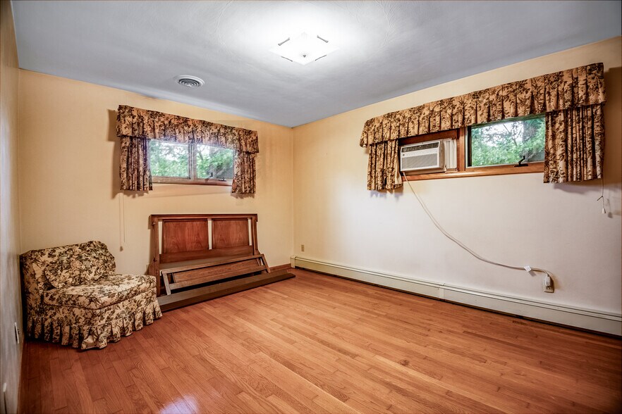 More Photos Of 519 N Hermitage Rd, Hermitage Office Residential For Sale