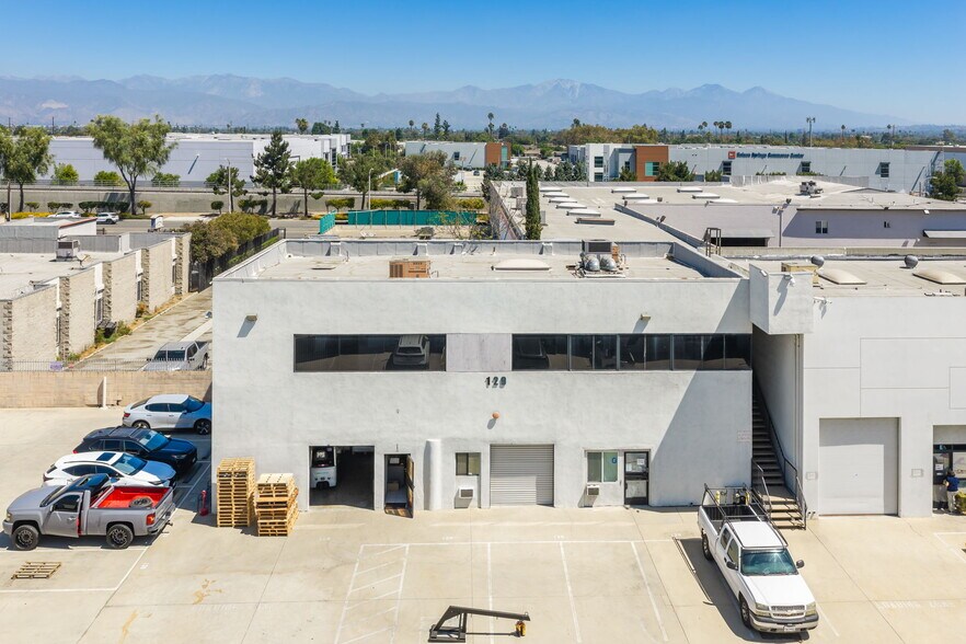 More Photos Of 127-129 S 8th Ave, La Puente Warehouse For Sale