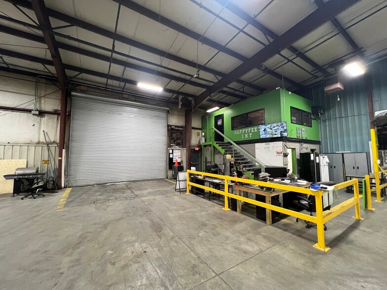 More Photos Of 1903 Polymer Dr, Chattanooga Distribution For Lease